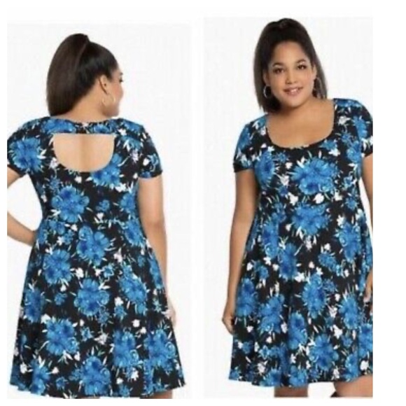 Torrid Dress Sz 3 3X 22 24 Floral Black Blue Stretch Slimming Cutout Skater - Picture 1 of 5